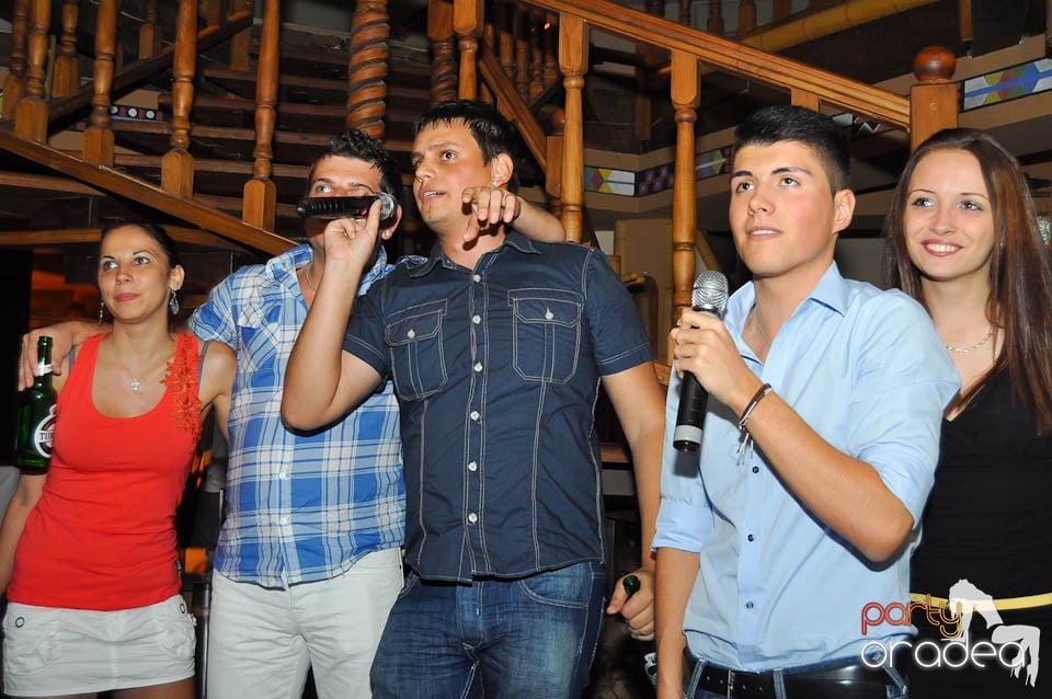 Karaoke Party în Zulu, Zulu Caffe