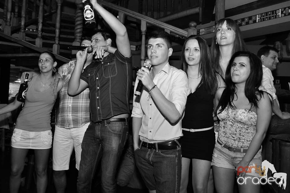 Karaoke Party în Zulu, Zulu Caffe