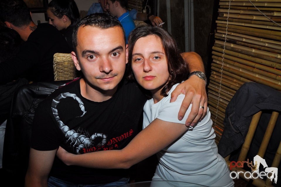 Karaoke Party în Zulu, Zulu Caffe