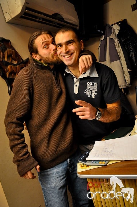 Karaoke Party în Zulu, Zulu Caffe