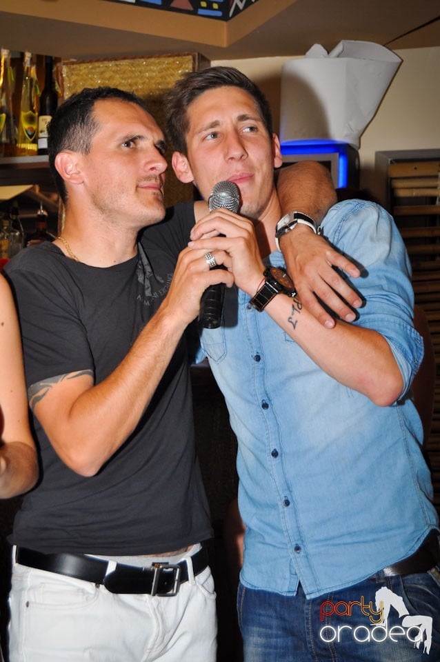 Karaoke Party în Zulu, Zulu Caffe