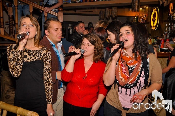 Karaoke Party în Zulu, Zulu Caffe