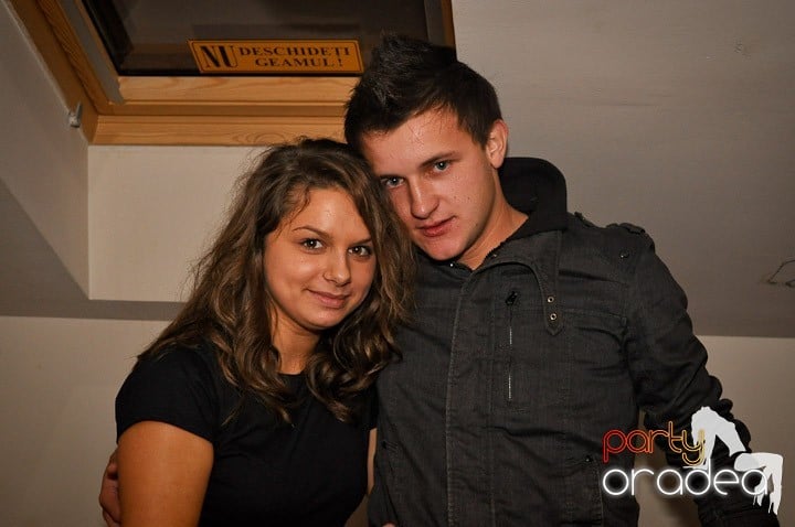 Karaoke Party în Zulu, Zulu Caffe