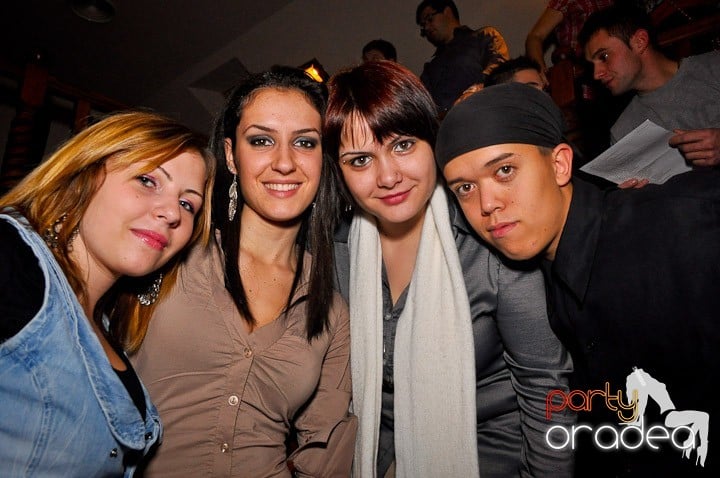 Karaoke Party în Zulu, Zulu Caffe