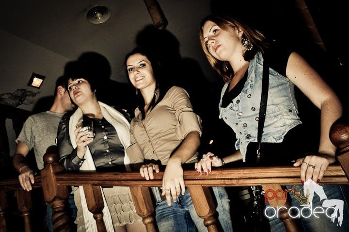 Karaoke Party în Zulu, Zulu Caffe