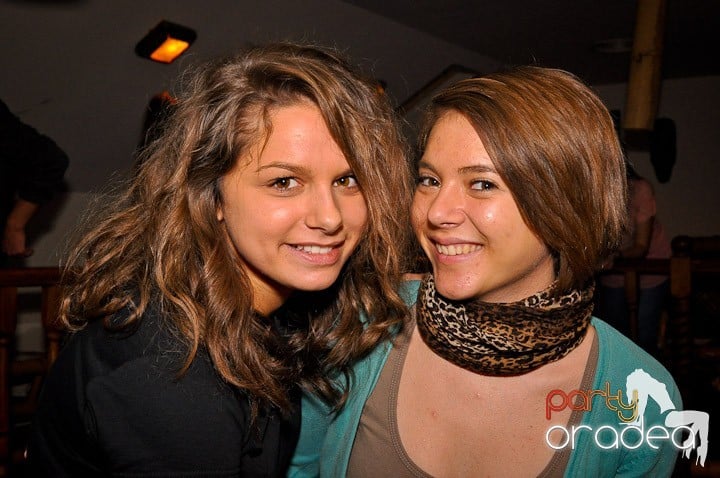 Karaoke Party în Zulu, Zulu Caffe