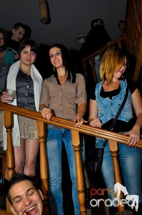 Karaoke Party în Zulu, Zulu Caffe