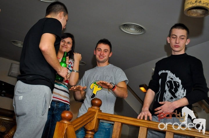 Karaoke Party în Zulu, Zulu Caffe