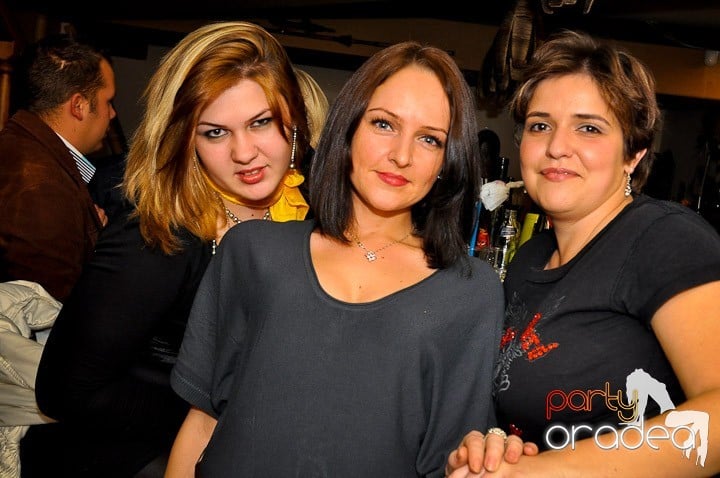 Karaoke Party în Zulu, Zulu Caffe