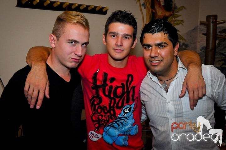 Karaoke revine în Zulu Caffe, Zulu Caffe