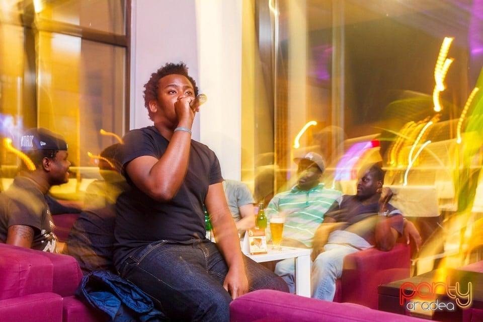 Karaoke şi show de dans, 