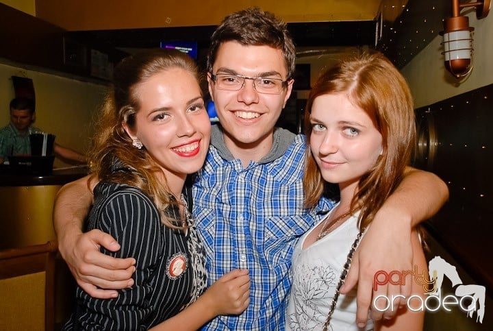 La adâncime în club Yellow, 