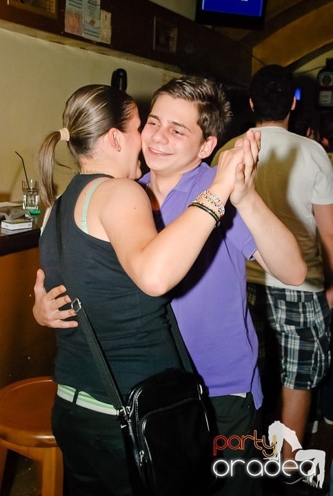 La adâncime în club Yellow, 