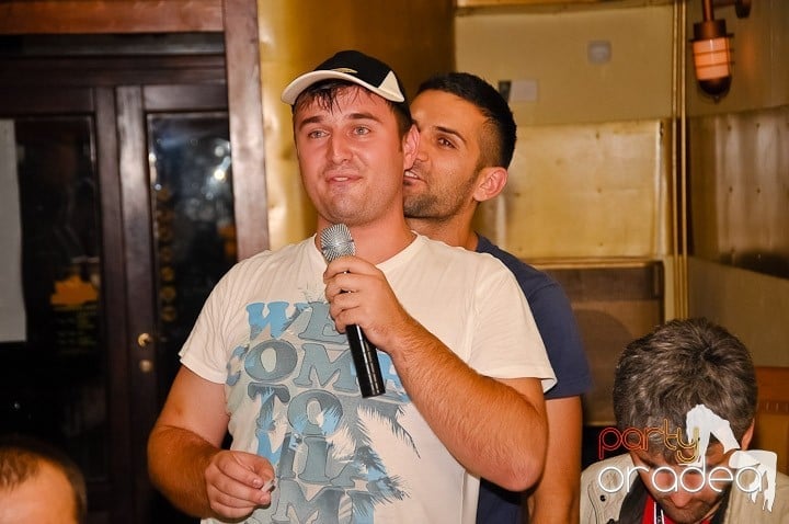 La adâncime în club Yellow, 