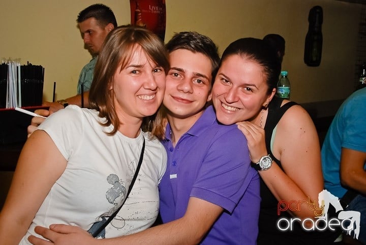 La adâncime în club Yellow, 