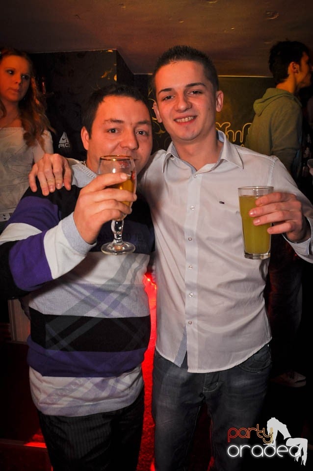 Ladies Jeans Night în Atti's, 