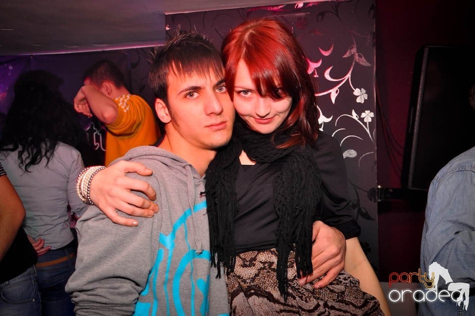 Ladies Jeans Night în Atti's, 