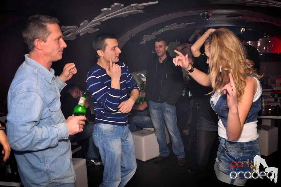 Ladies Jeans Night în Atti's, 