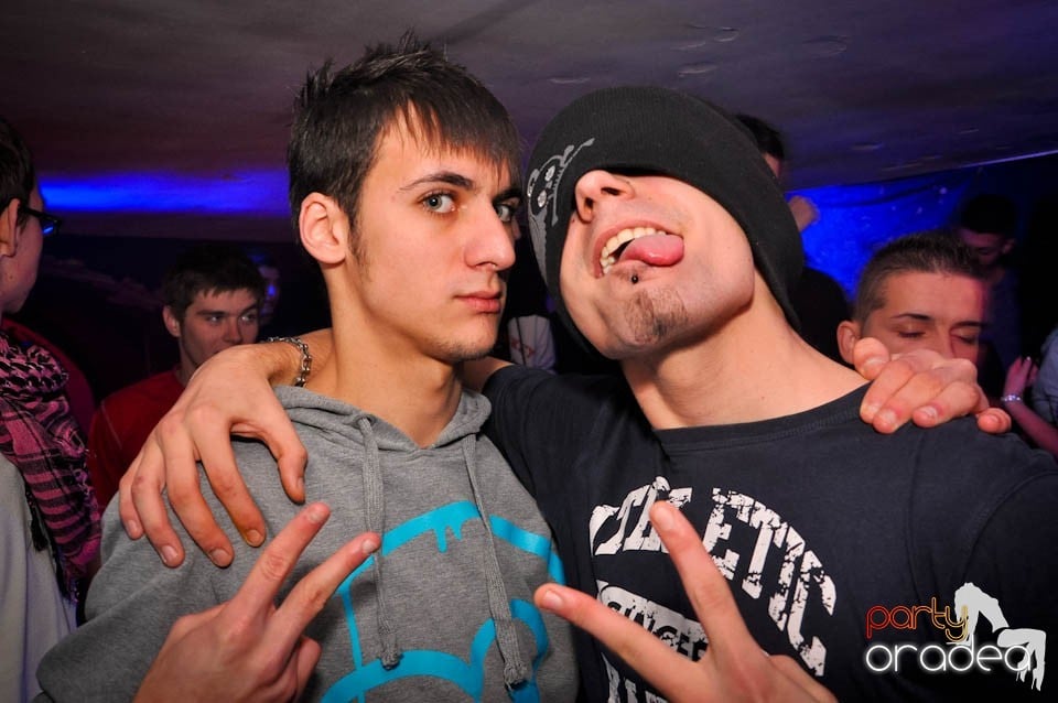 Ladies Jeans Night în Atti's, 