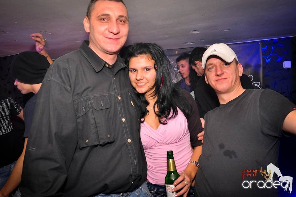 Ladies Jeans Night în Atti's, 