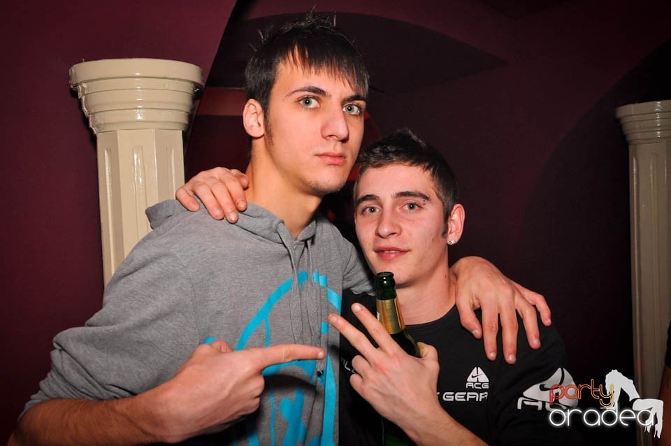 Ladies Jeans Night în Atti's, 