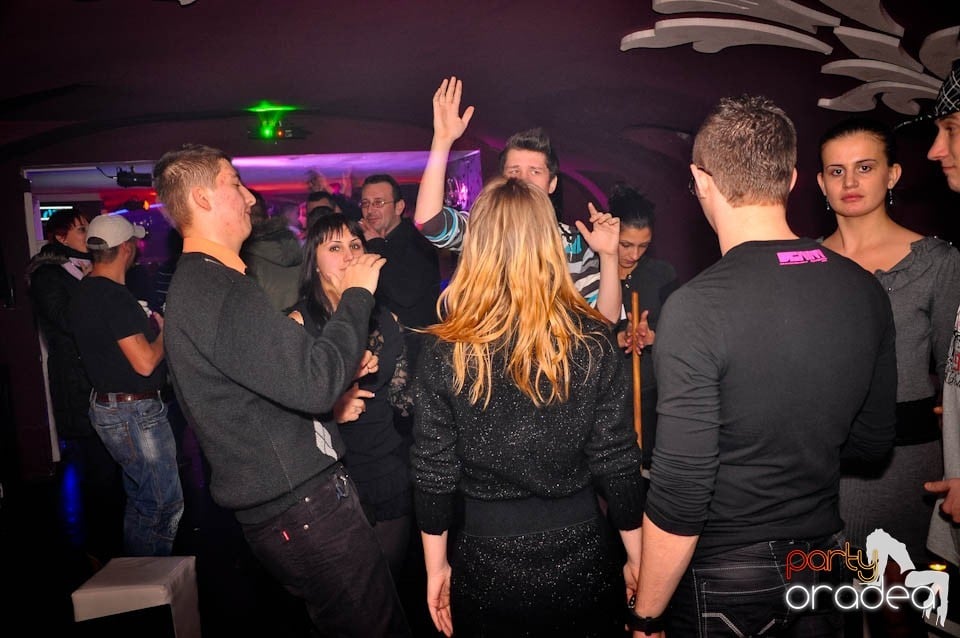 Ladies Jeans Night în Atti's, 