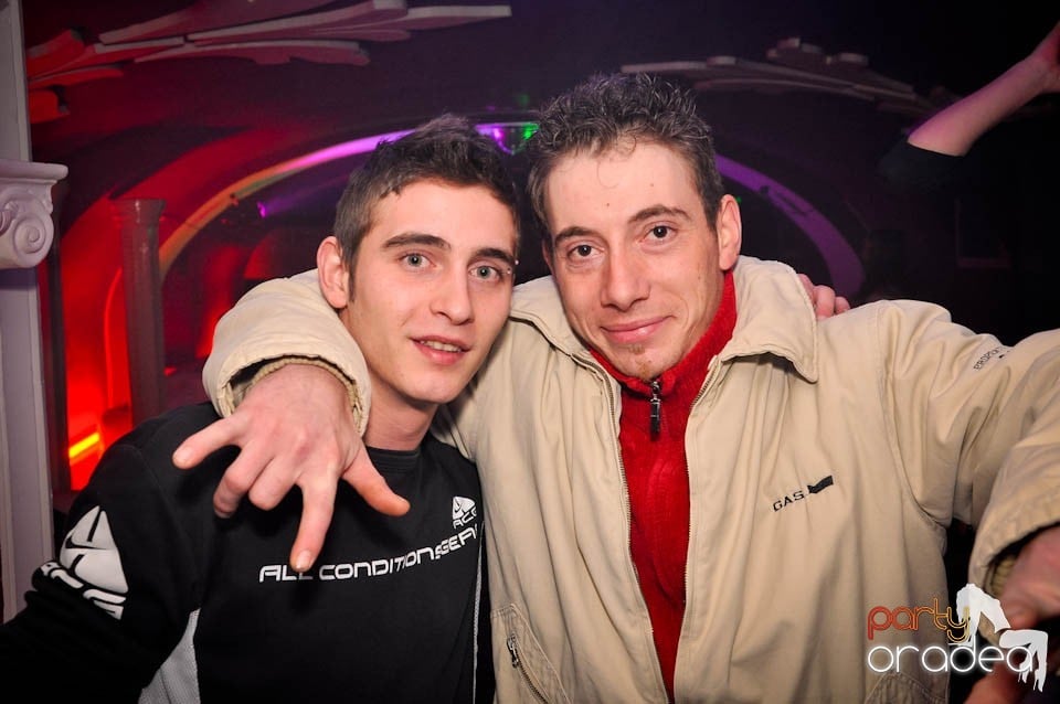 Ladies Jeans Night în Atti's, 