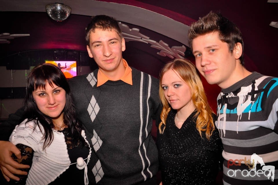 Ladies Jeans Night în Atti's, 