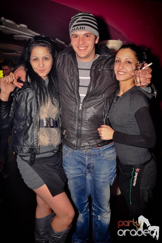 Ladies Jeans Night în Atti's, 