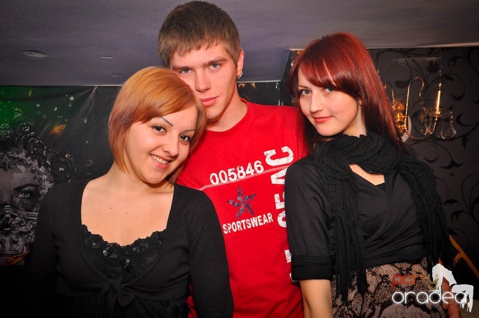 Ladies Jeans Night în Atti's, 