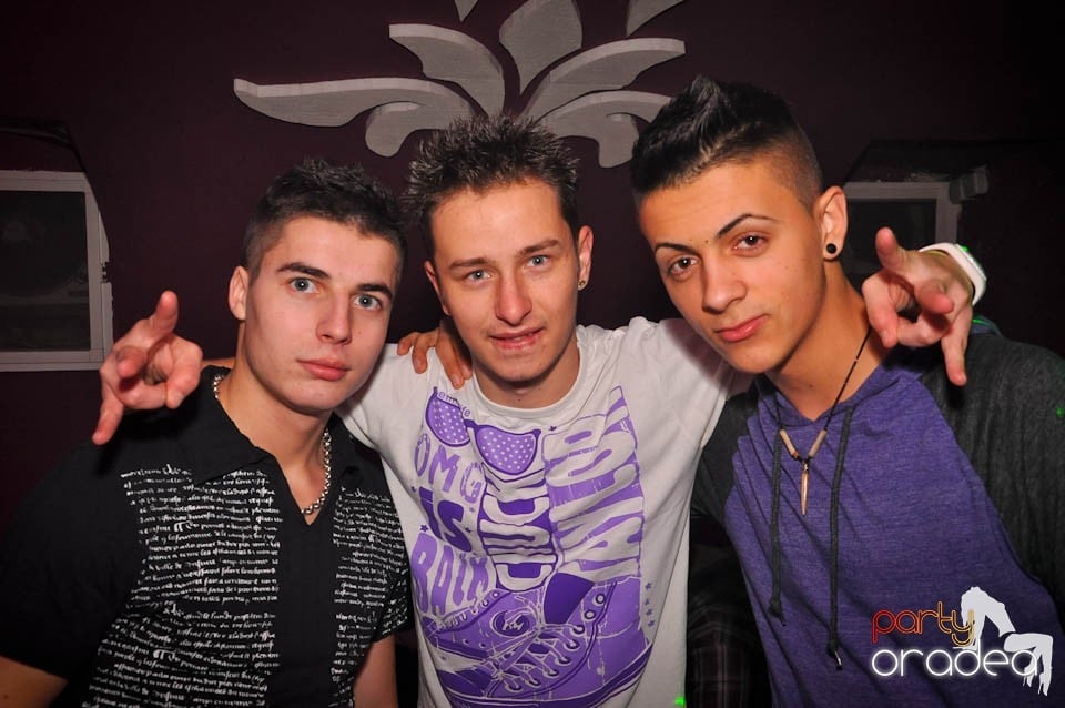 Ladies Jeans Night în Atti's, 