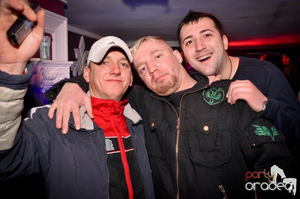 Ladies Jeans Night în Atti's, 