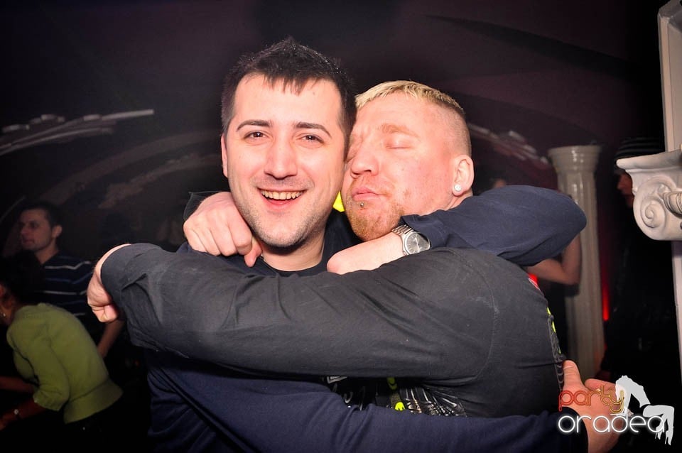 Ladies Jeans Night în Atti's, 