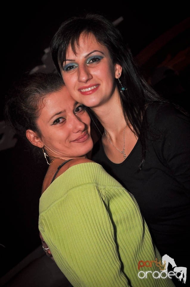 Ladies Jeans Night în Atti's, 