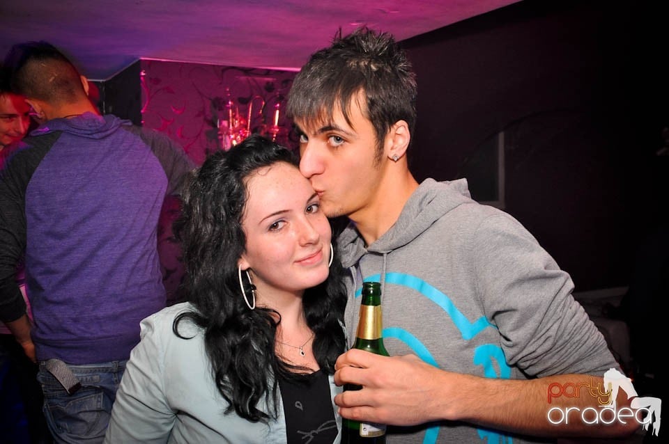 Ladies Jeans Night în Atti's, 