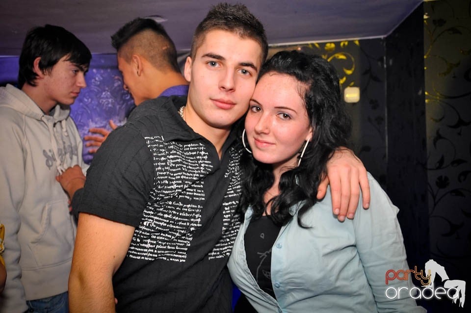 Ladies Jeans Night în Atti's, 