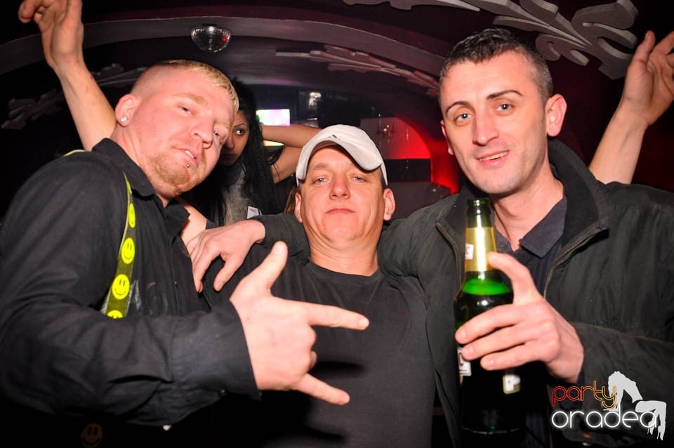 Ladies Jeans Night în Atti's, 