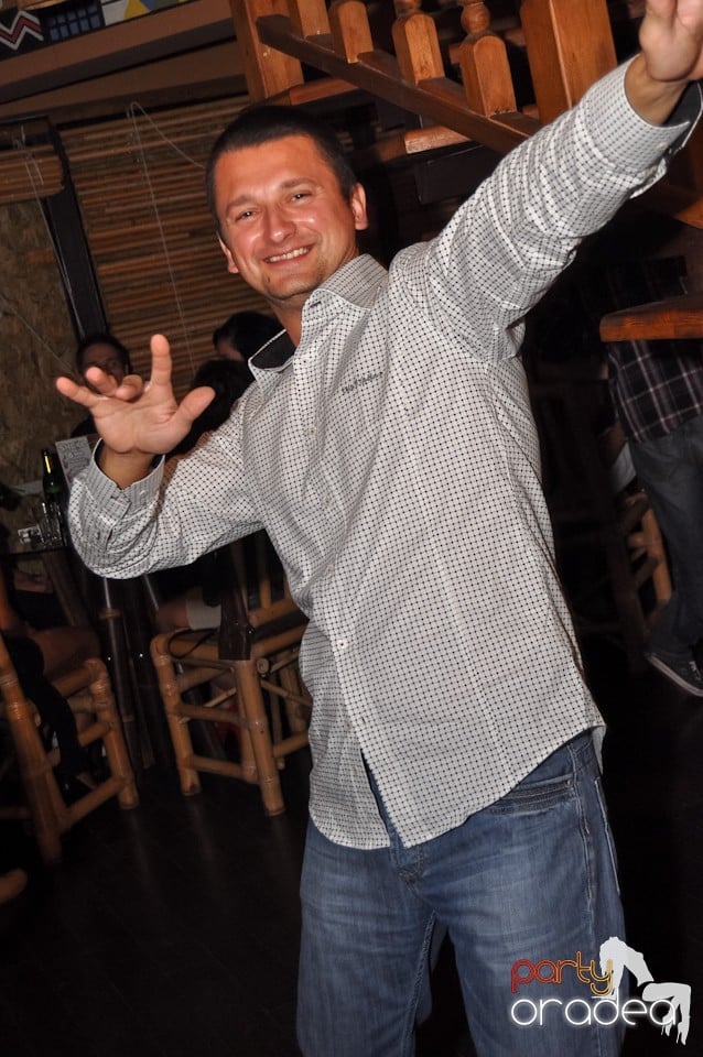 Ladies' Night în Zulu Caffe, Zulu Caffe