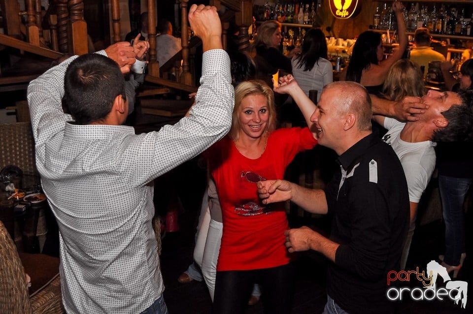 Ladies' Night în Zulu Caffe, Zulu Caffe