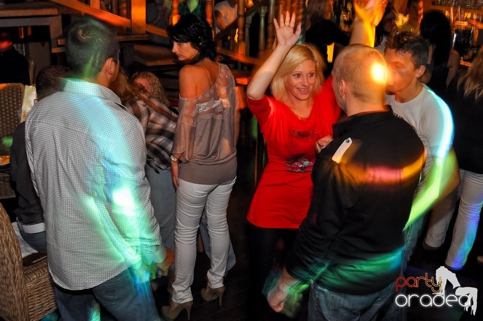 Ladies' Night în Zulu Caffe, Zulu Caffe