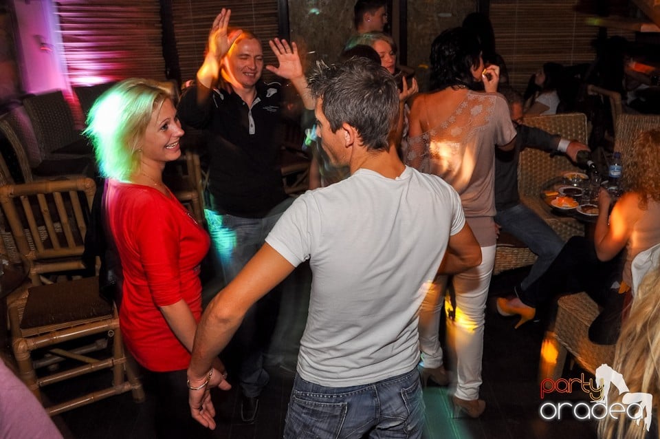 Ladies' Night în Zulu Caffe, Zulu Caffe