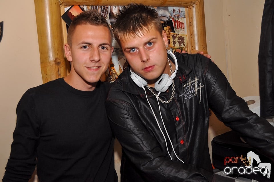 Ladies' Night în Zulu Caffe, Zulu Caffe