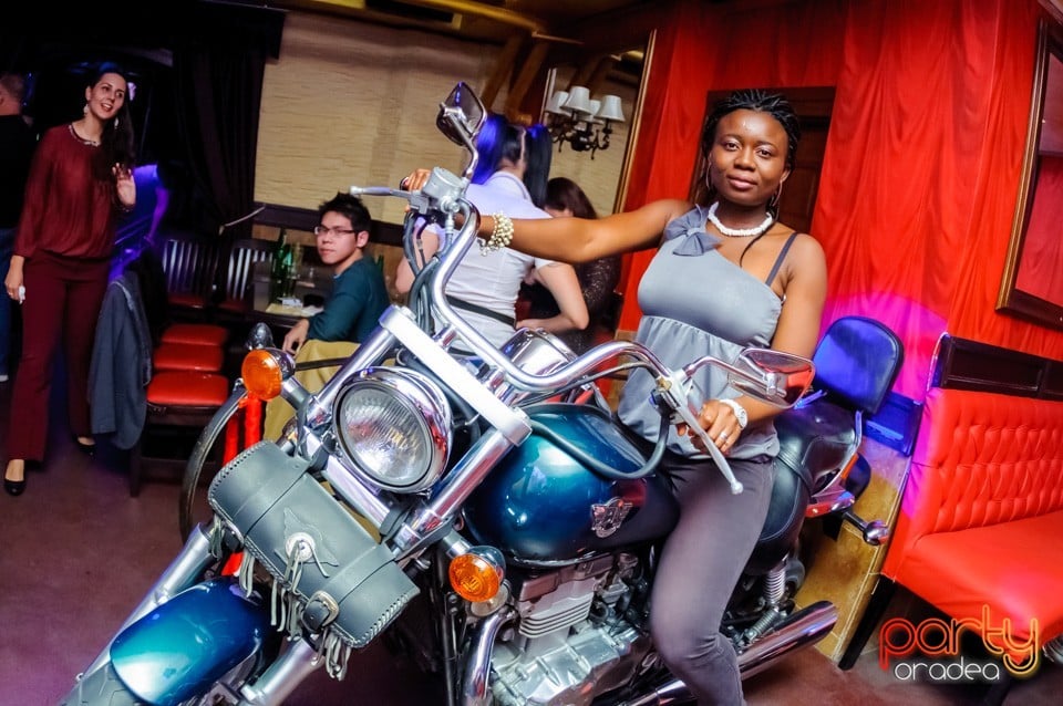 Ladies Night Out, Downtown Paparazzi
