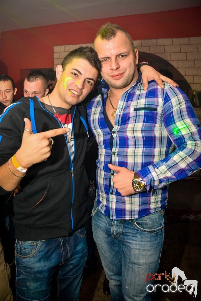 Ladies Saturday Night Fever, Royal Party House