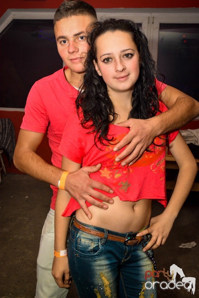 Ladies Saturday Night Fever, Royal Party House