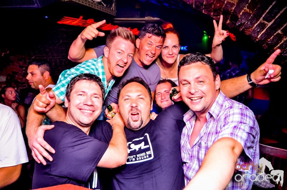 Lakodalmas-mulatos party, 