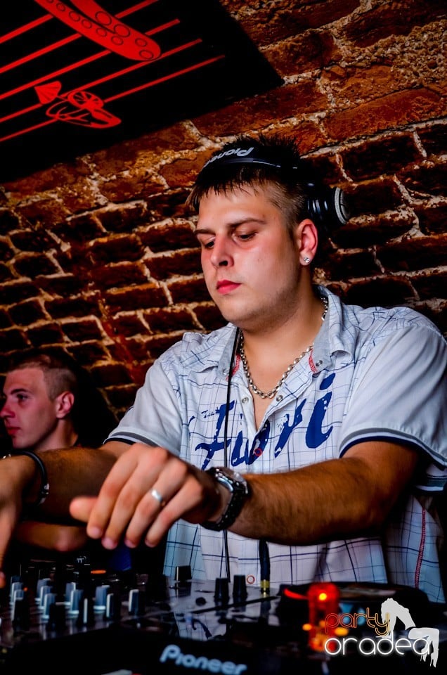 Lakodalmas-mulatos party, 