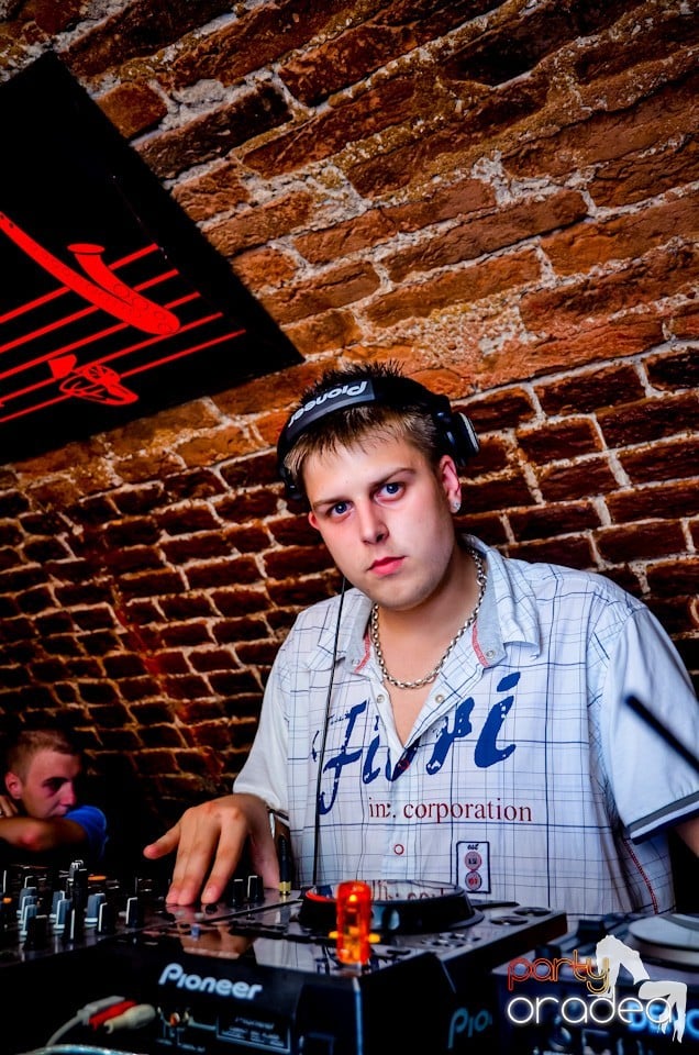 Lakodalmas-mulatos party, 