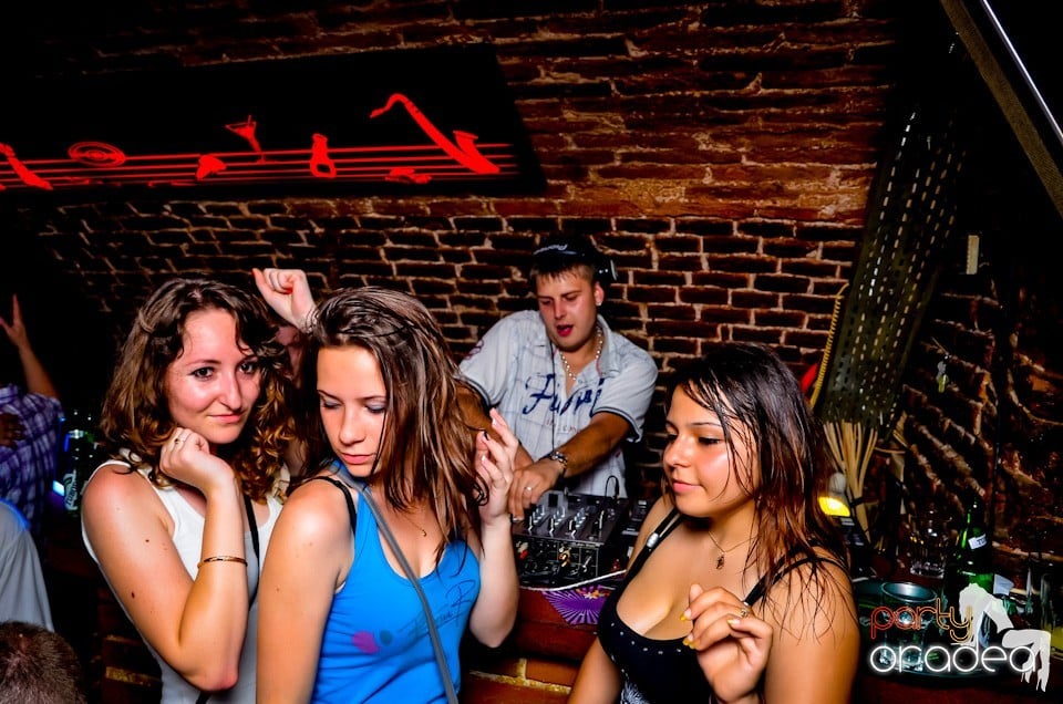 Lakodalmas-mulatos party, 