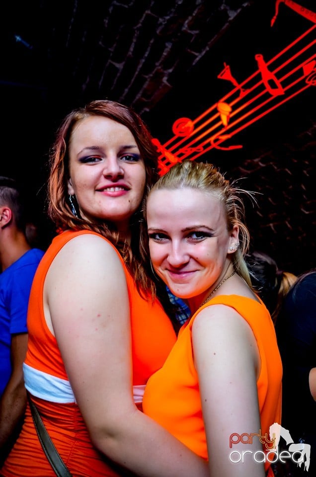 Lakodalmas-mulatos party, 